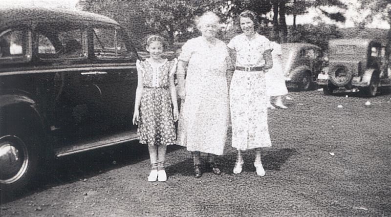 Eleanore Swanton, Rosanna Hanlon Swanton, and Marion Cross Swanton (taken before Sept. 1937).jpg 90.2K